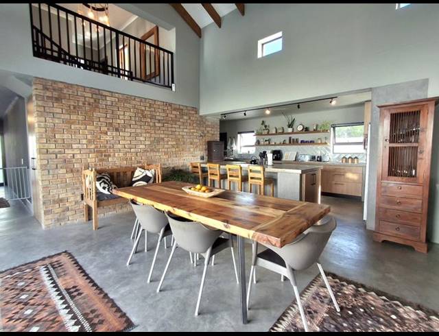 4 BEDROOM HOUSE FOR SALE IN SHELLEY POINT